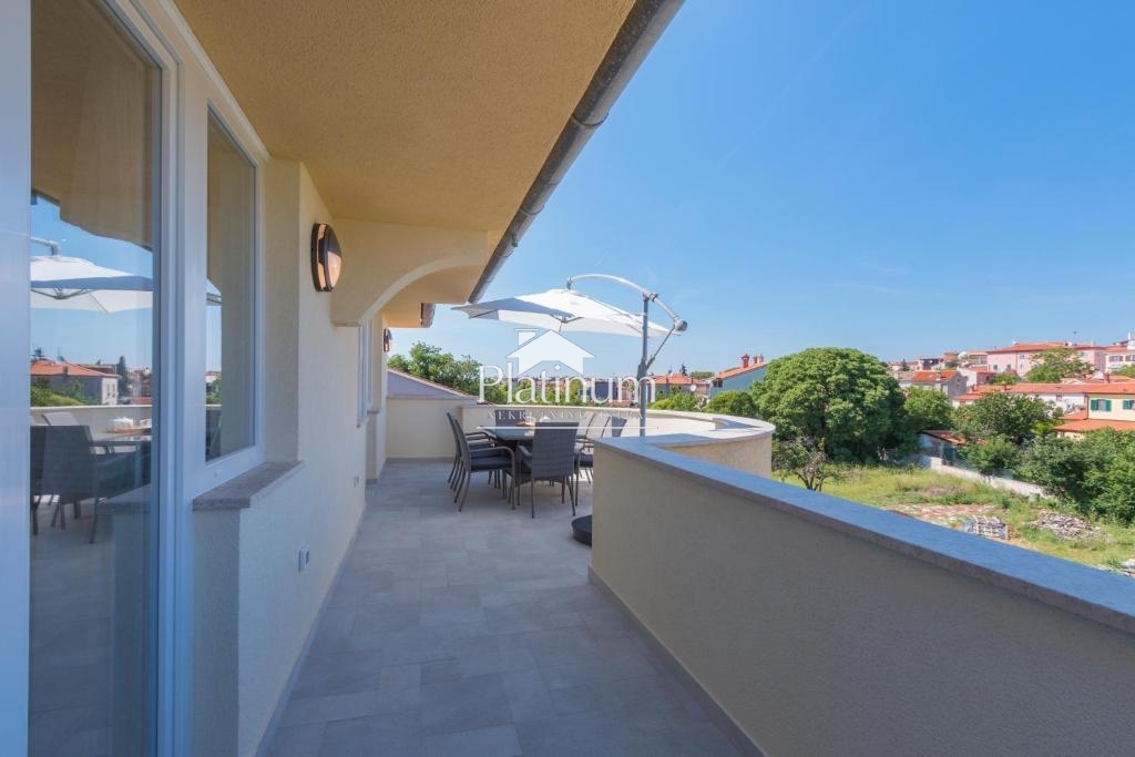 Medulin, stanovanje 2. nadstropje, parkirišče, 300 m morja