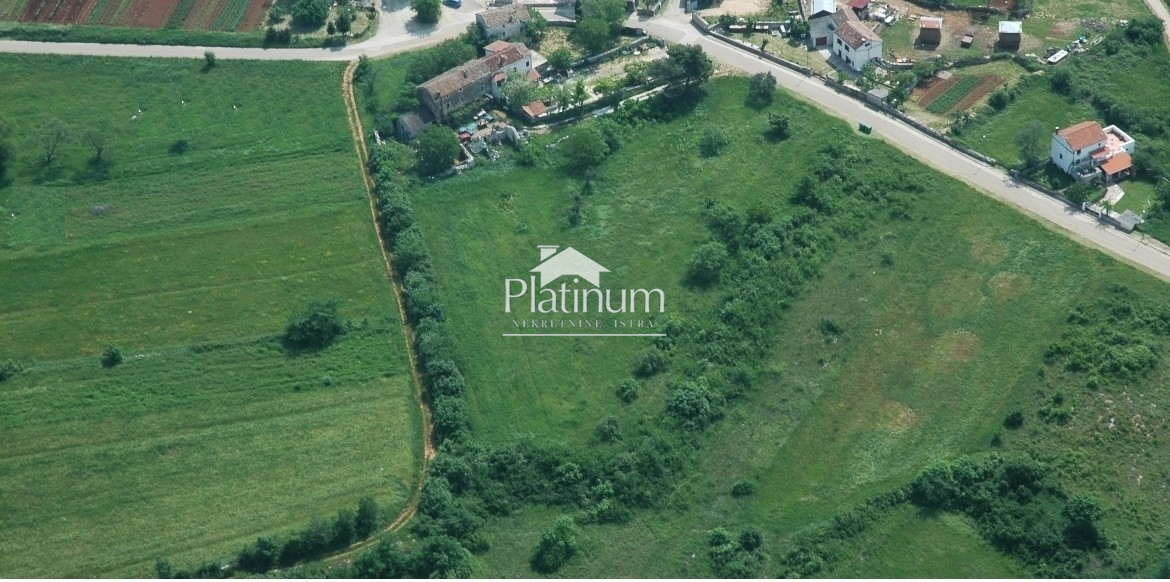 Istria, near Bale, large estate with indigenous house