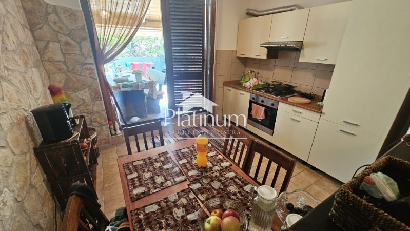 ISTRIA DUGA UVALA, GROUND FLOOR APARTMENT WITH LARGE TERRACE