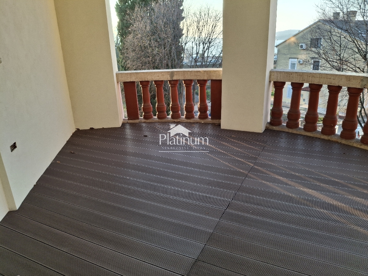 Pula, stan u vili, 147 m2, pogled more