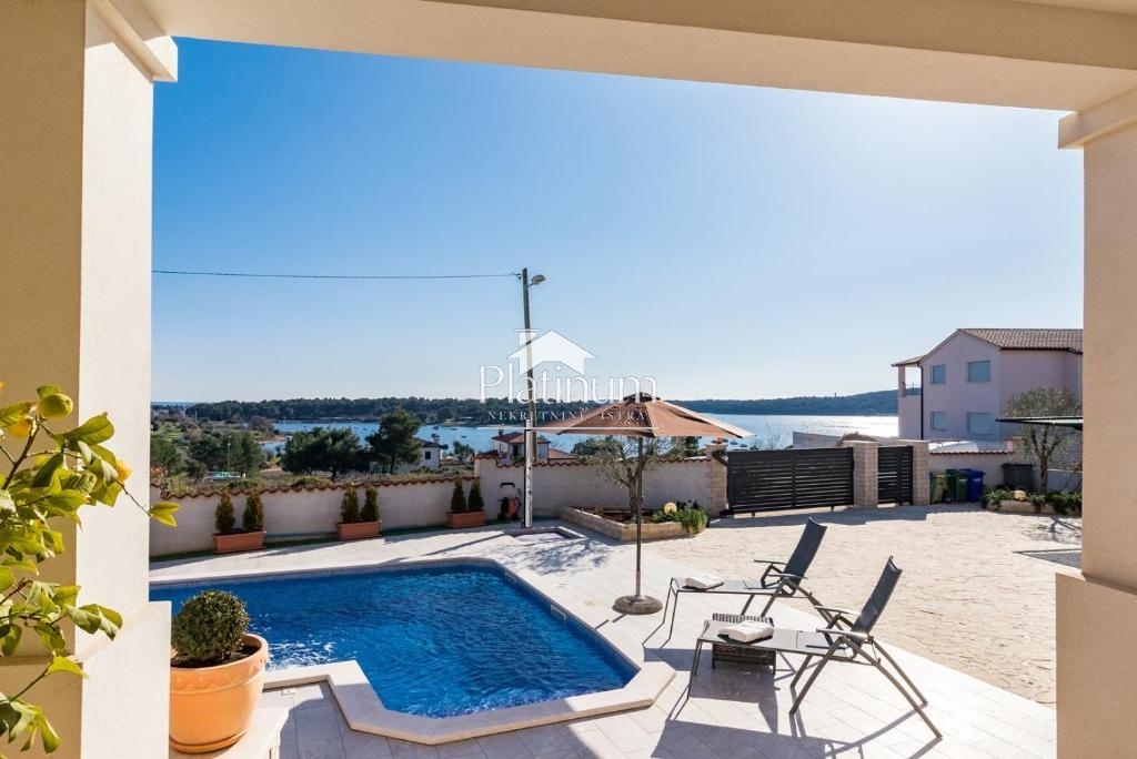 Istria, Medolino, villa con vista mare