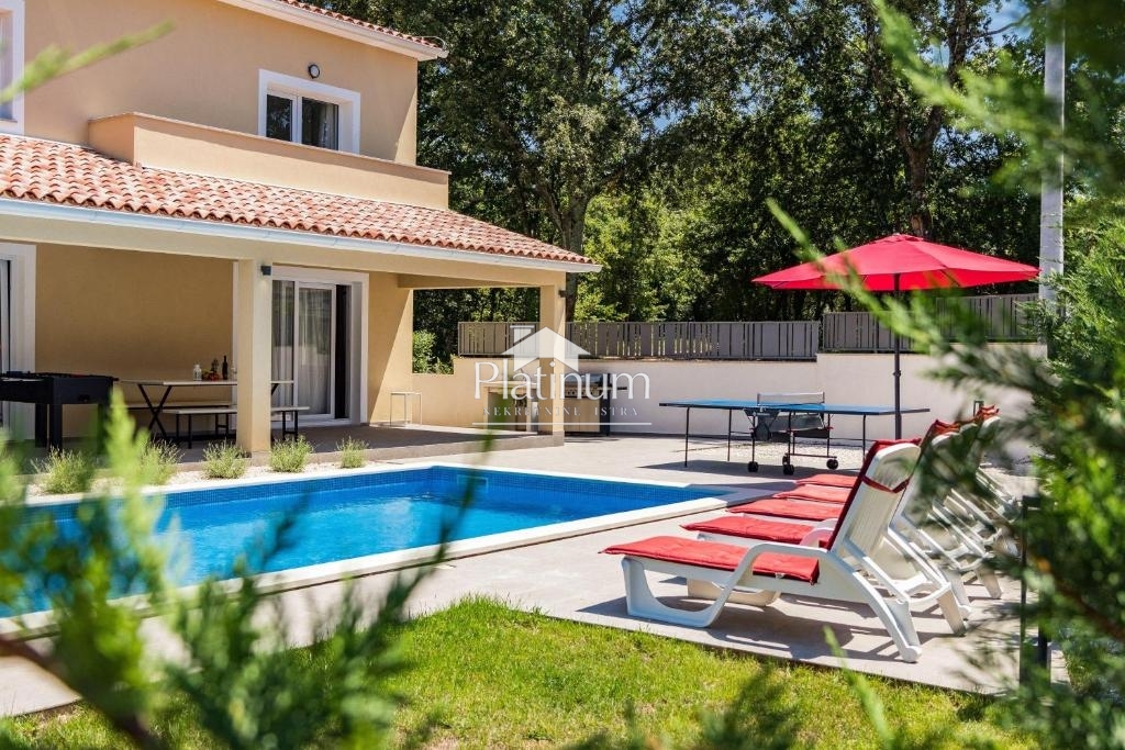 Istra, Štokovci, vila z bazenom 220 m2