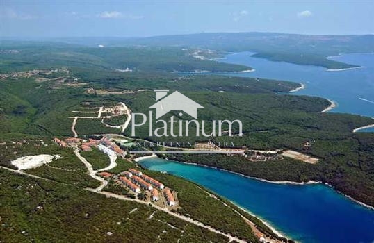 ISTRIA, KRNICA SURROUNDINGS , LEGALIZED BUILDING ON 6000m2