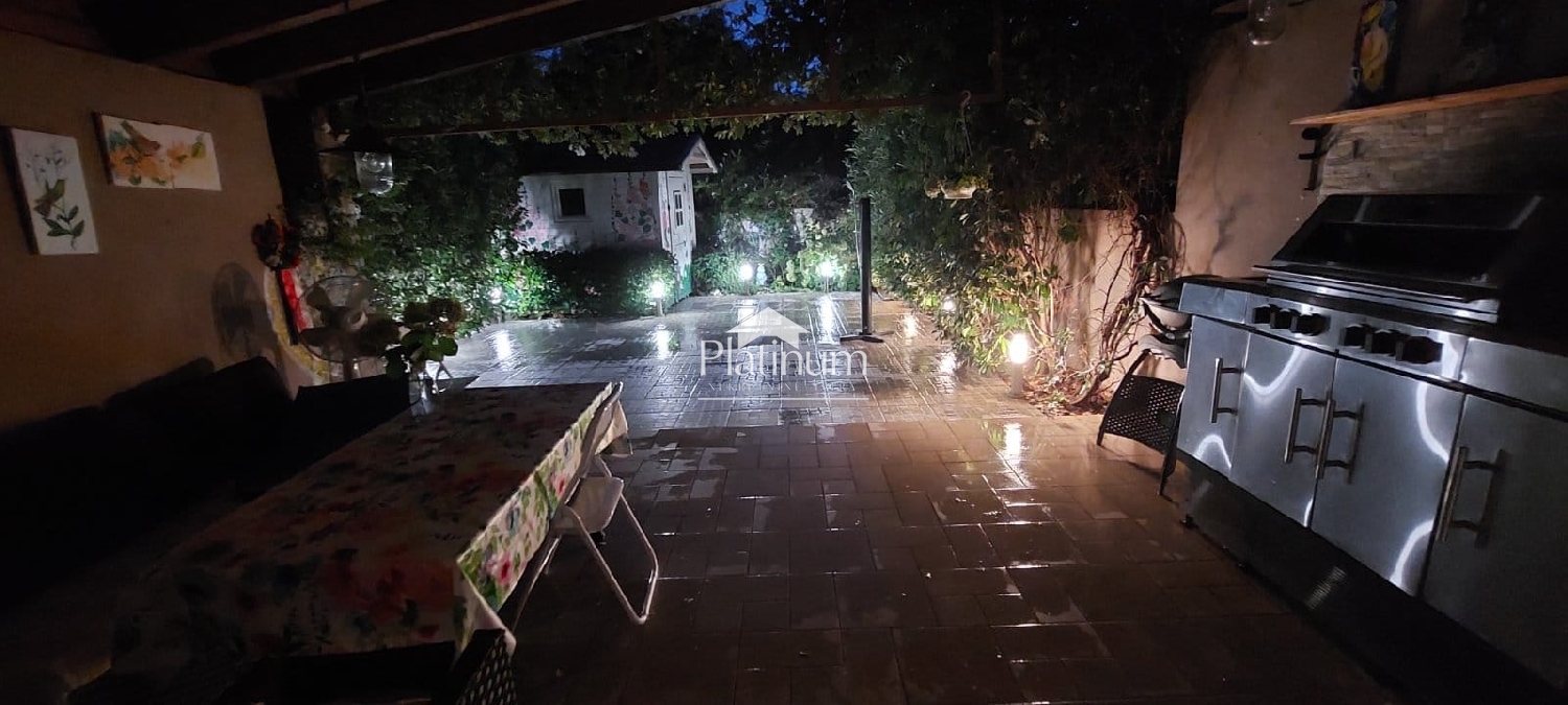 Istra, Medolino appartamento trilocale con giardino e cucina estiva
