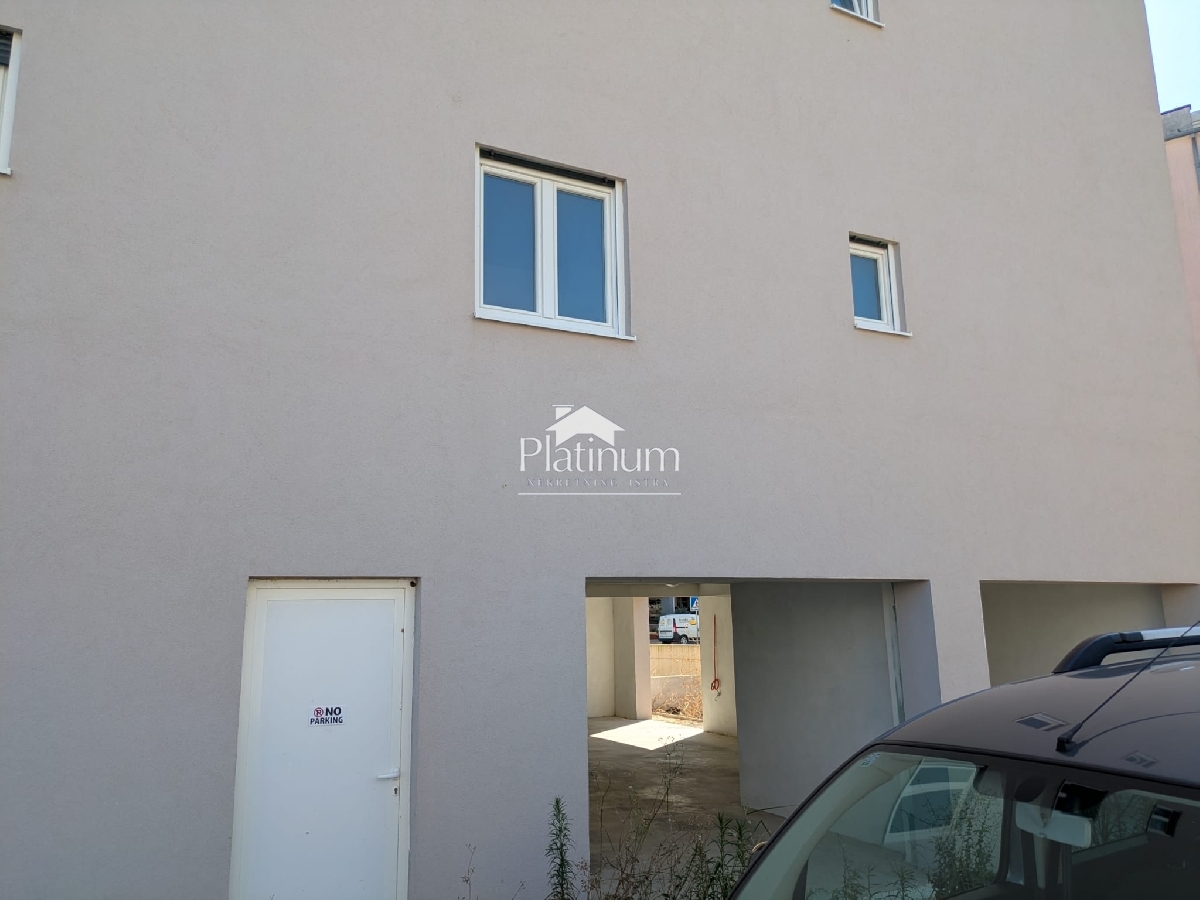 Pula, Mondvial apartment on the first floor with elevator