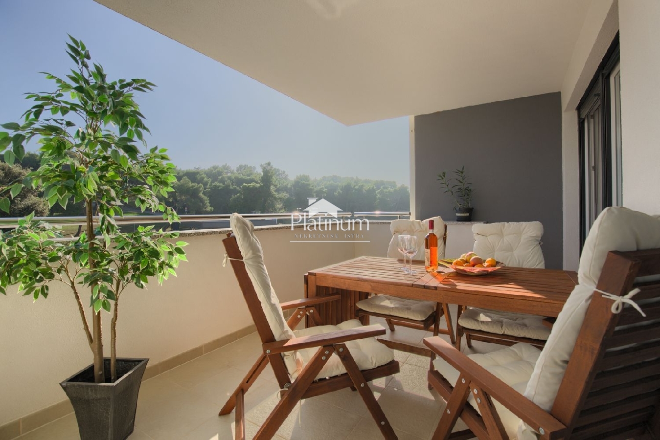 Premantura, apartment in new building, parking