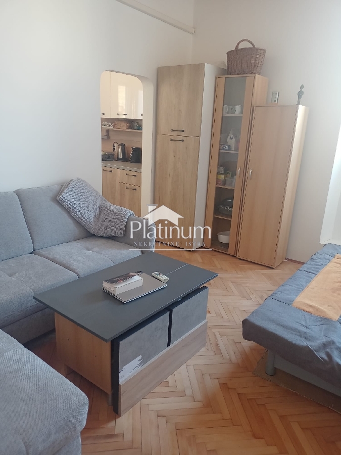 Istra, Pula stanovanje na visoko pritličje 74 m2