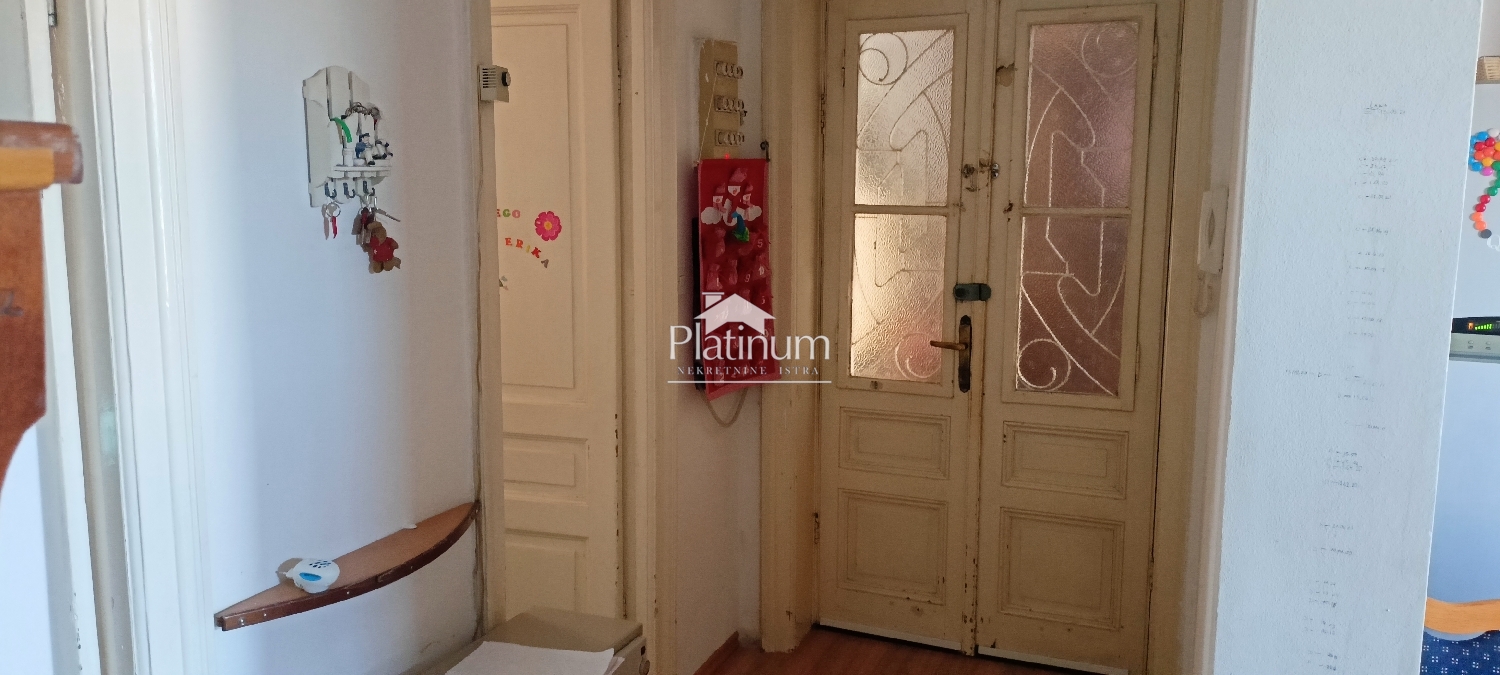 Istra, Pula, dvosobni stan na trećem katu
