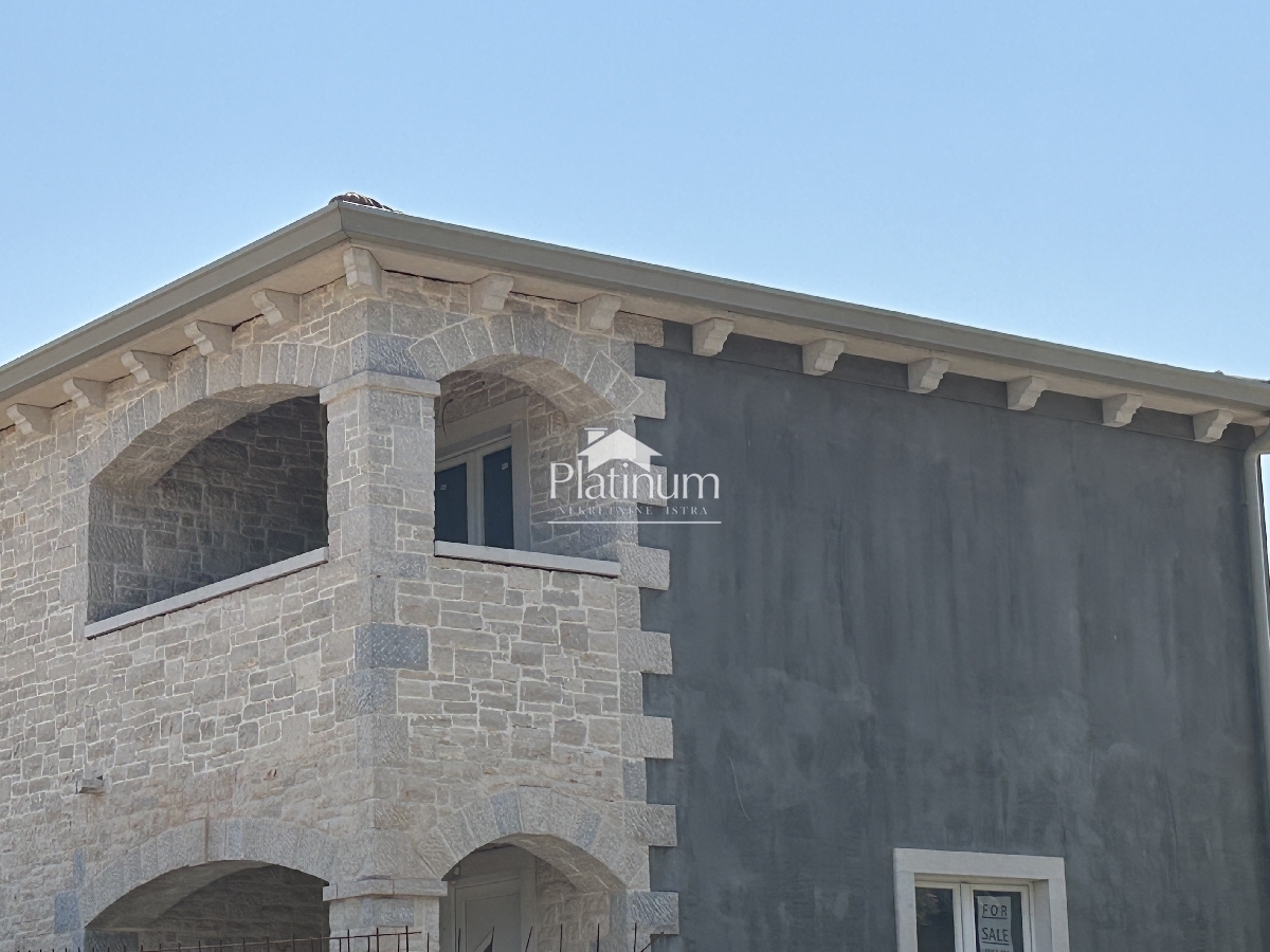 Istria, zona Peroj, bella casa indipendente con piscina