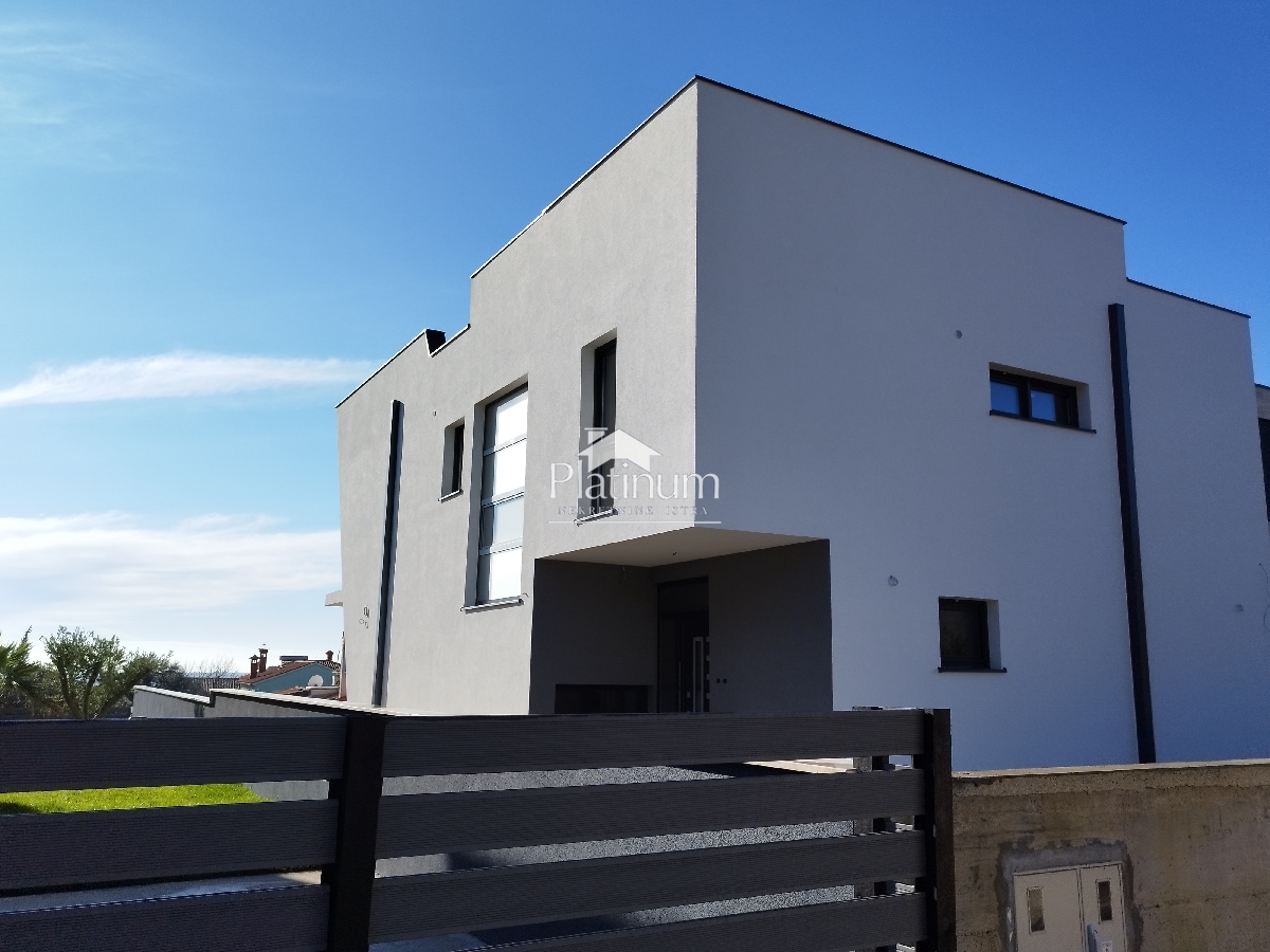 Istria, casa vacanze Medolino con piscina e splendida vista mare