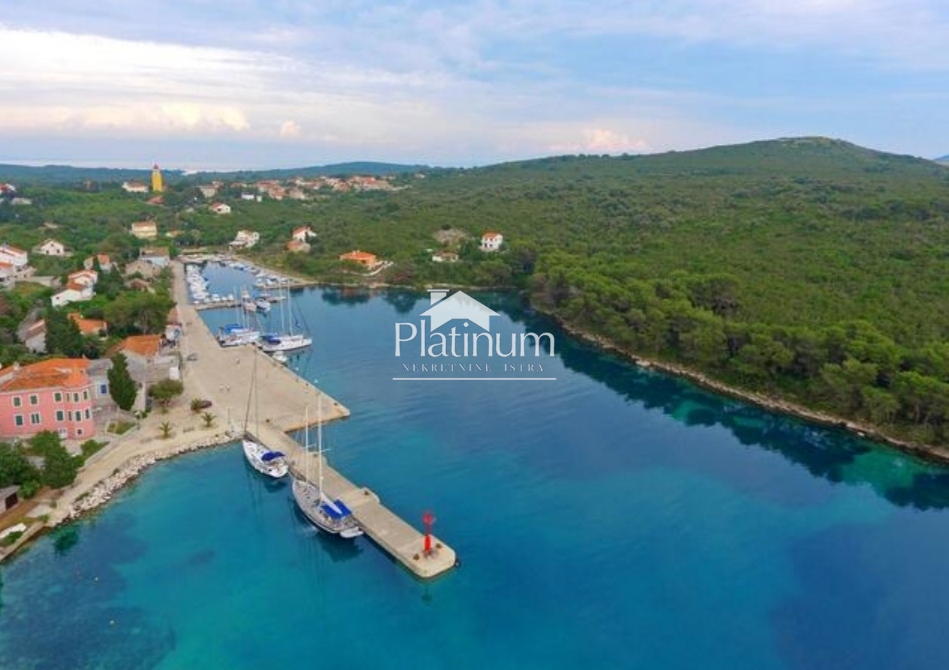 Zadar,otok Molat građevinsko zemljište na prodaju