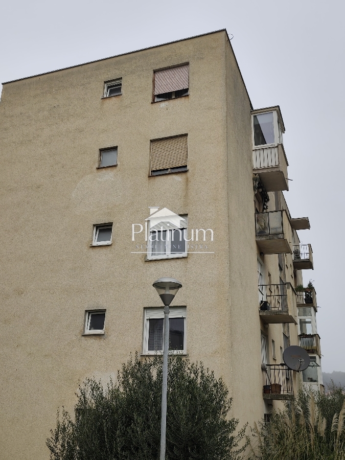 Istra, Pula trisobno stanovanje