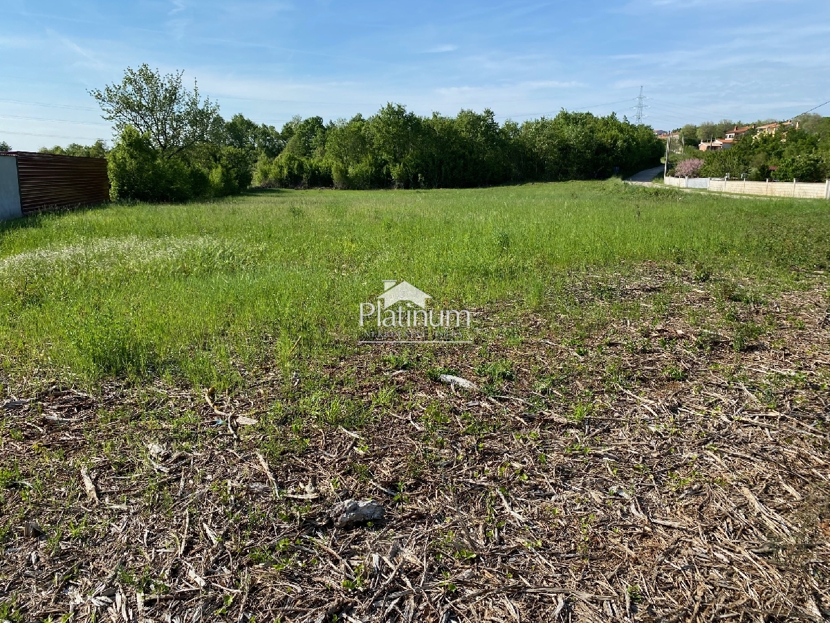 Terreno edificabile vicino a Barban, a soli 10 km dal mare