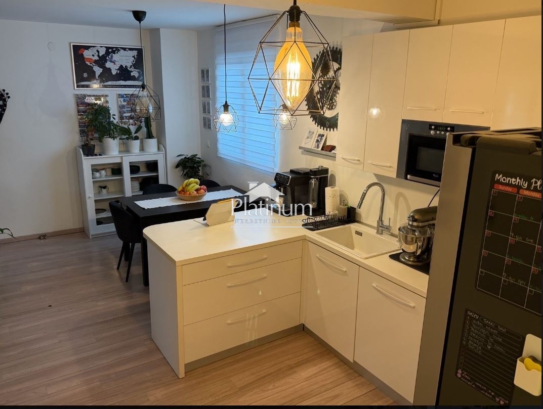 Istra, Pula, lijepi etažni komforni stan stan 