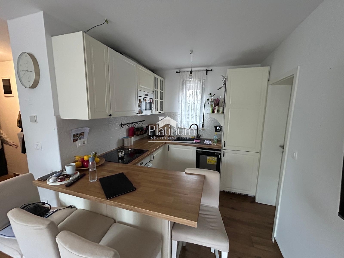 Istra,općina Medulin, stan u prizemlju s dva vrta