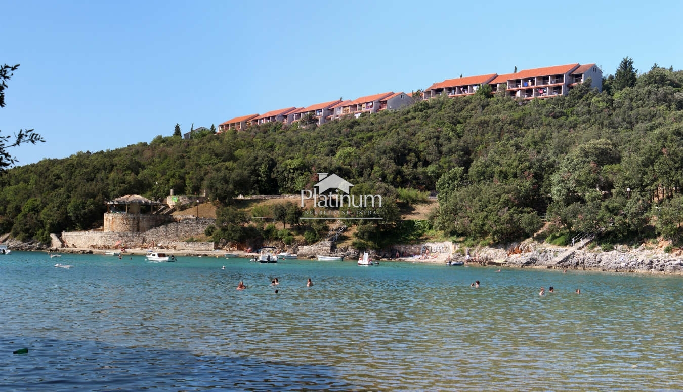 ISTRA DUGA UVALA, DVOETAŽNI 2 SOBE POGLED MORE, 150m od plaže