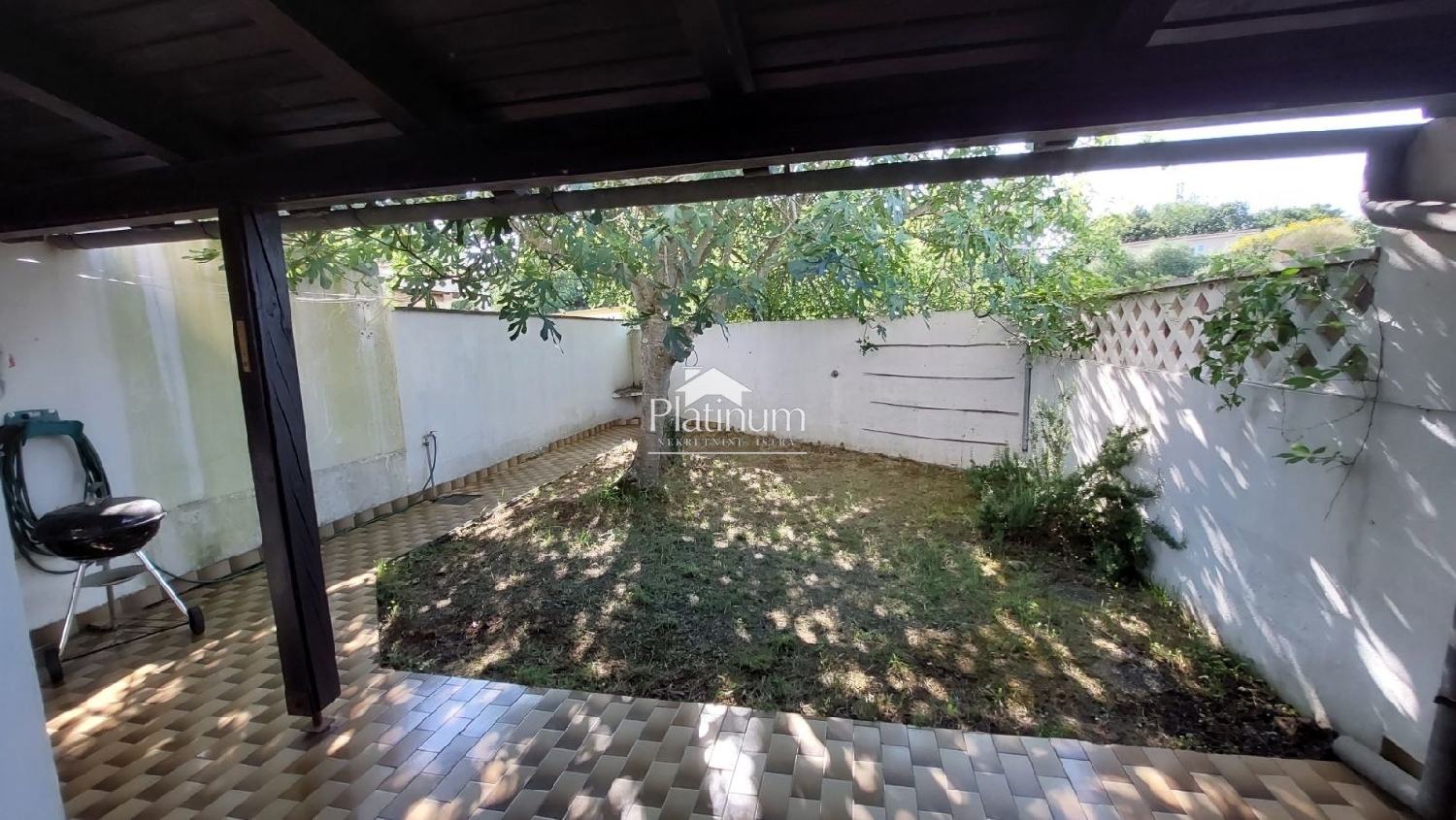 BARBARIGA PEROJ BEAUTIFUL APARTMENT ON THE GROUND FLOOR WITH A LARGE GARDEN