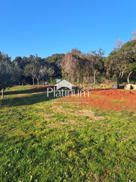 Istra, Peroj, zemljište 100 m od mora