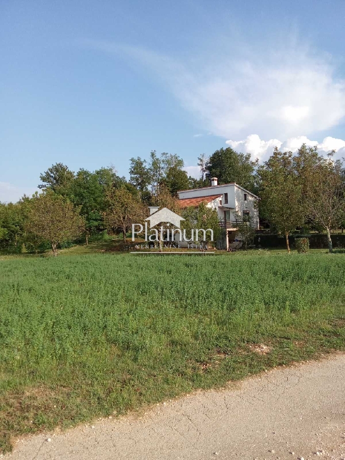 Istra, Zabrežani, kuća s građevinskim zemljištem od 2493 m2