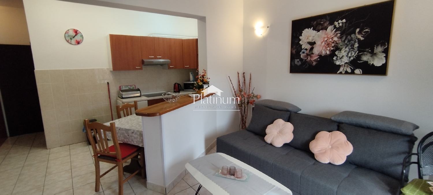 Istra,Medulin apartman s prostranom terasom i parkirnim mjestom