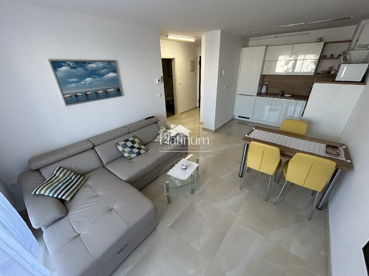 Istria, Pola, bellissimo appartamento con garage