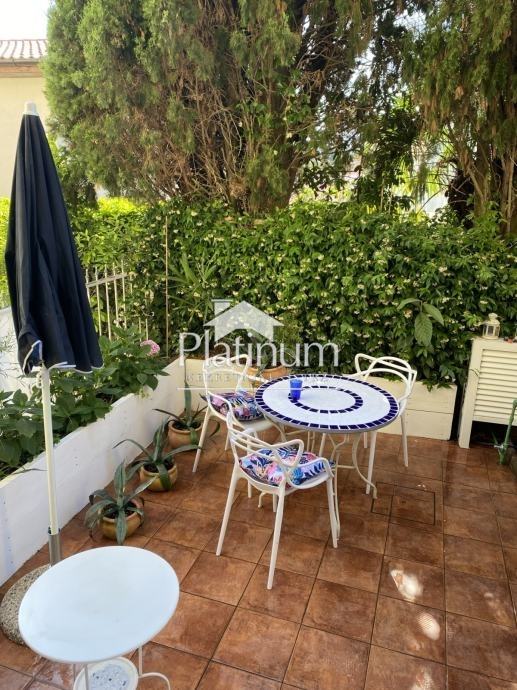 Istra,Rovinj prekrasan stan u prizemlju s vrtom