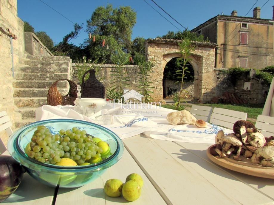 ISTRIA, MARČANA DINTORNI RISTRUTTURATO IN ALTO