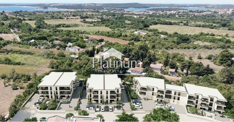 MEDULIN OKOLICA, APARTMAN sa 150m2 vrta, , 3 SOBE, NOVO