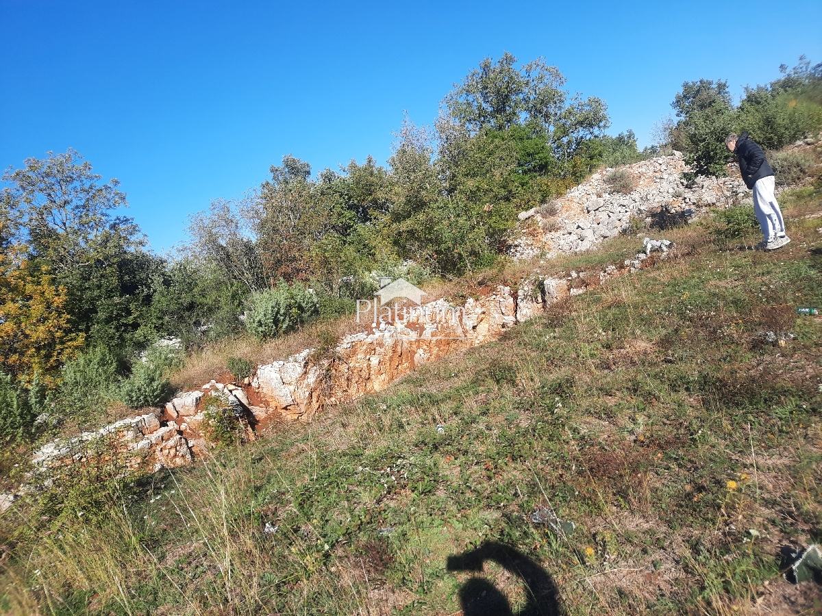 PEROJ, VIKEND PARCELE, TOP LOKACIJA, 1500M OD MORA