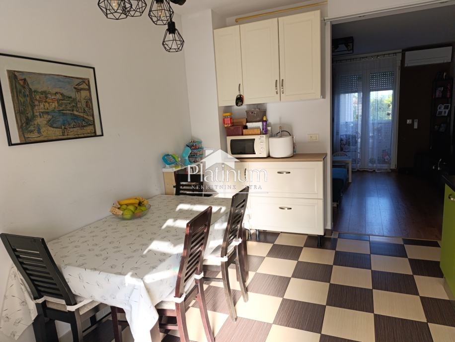 Pula, stanovanje 69 m2, dvigalo