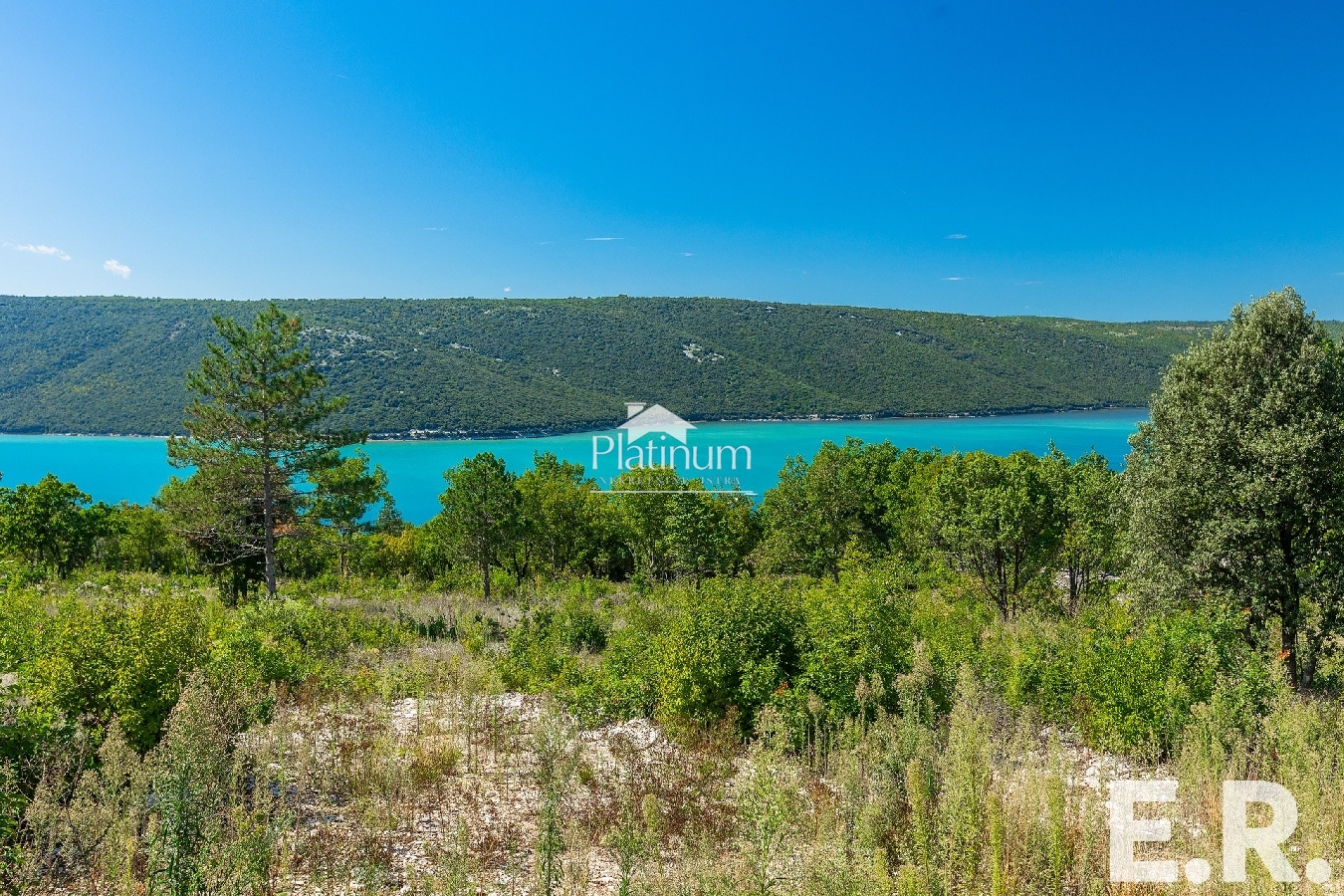 Istra, Trget, fantastično zemljišče s pogledom na morje za investitorje