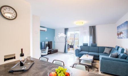 Pula, stanovanje 55 m2, dvigalo, parkirišče