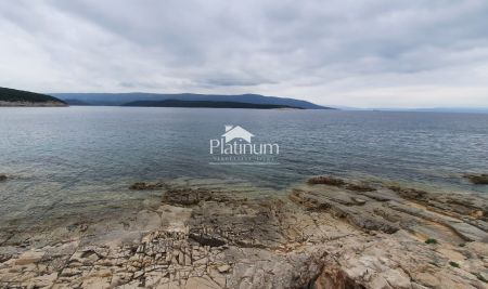 Istra prodaja poljoprivrednih parcele na 500 metara od mora i plaže veličine od 432 m2 do 566 m2
