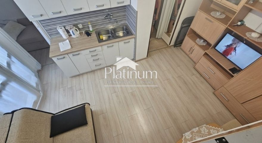 PARENZO DINTORNI, 38M2 3 PIANO, 100 metri dal mare