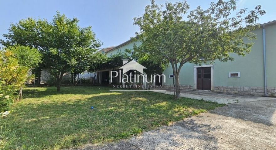 ŽMINJ SURROUNDINGS, HOUSE 200m2 WITH A GARDEN WITH LOTS OF POTENTIAL