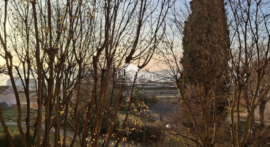 Pola, appartamento in villa, 147 m2, vista mare