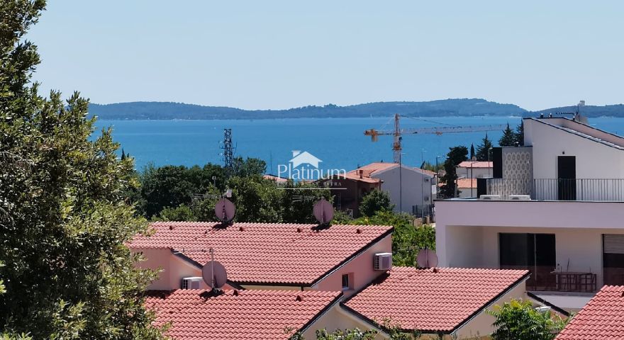 Istra, zona Peroj, edificio residenziale e commerciale
