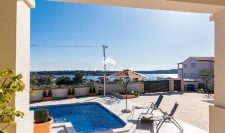 Istria, Medolino, villa con vista mare