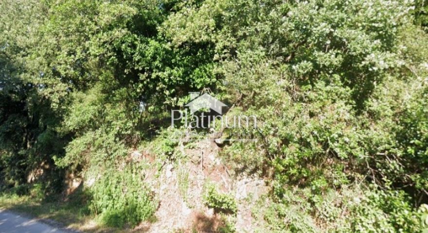 Istra, Pula, građevinsko zemljište 2200 m2