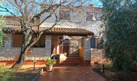 Istra, Galižana, dvije kamene kuće u rustikalnom stilu