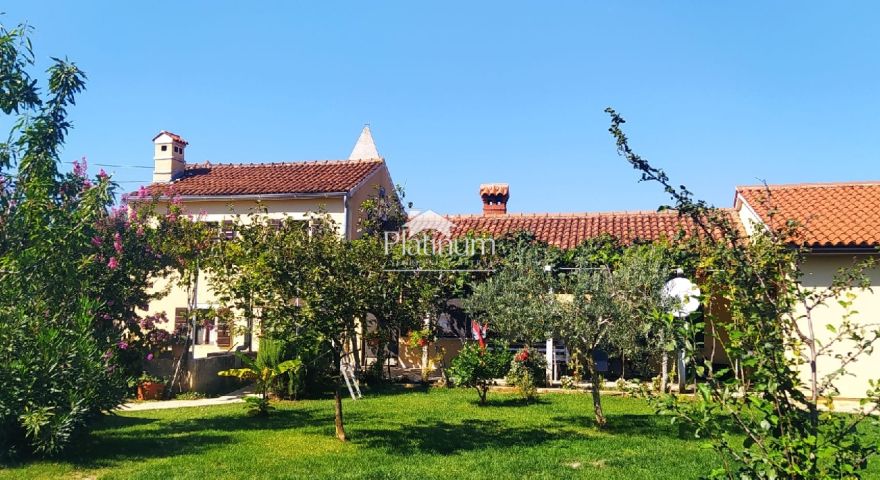 Istria, comune di Marčana, splendida casa rustica con ampio giardino