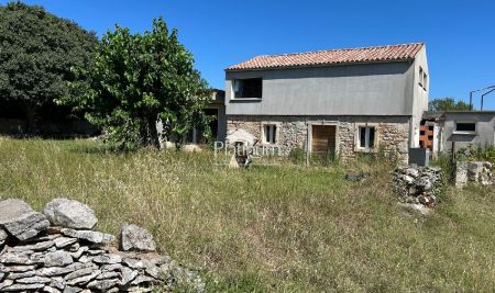 Istra, Šišan, hiša v fazi prenove