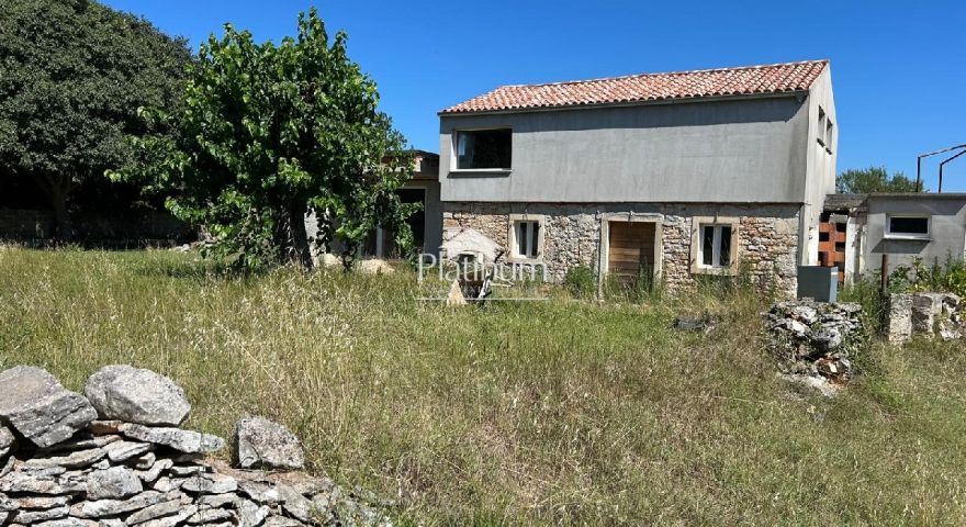 Istra,Šišan, kuća u fazi adaptacije