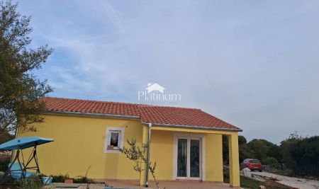 Istria, comune di Sanvincenti, bella casa a un piano con piscina