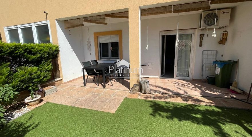 Istra, Peroj, apartman s vrtom