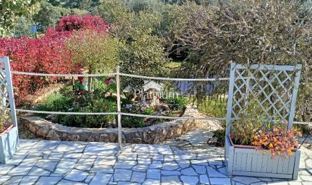 Istria, vicino a Medolino, bellissimo piano terra, a 100 metri dal mare