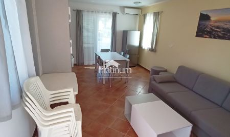 Istria, Medolino, casa indipendente con due appartamenti separati