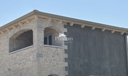 Istria, zona Peroj, bella casa indipendente con piscina