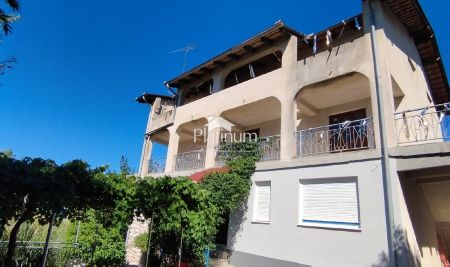 Istria, Pola casa in ottima posizione con bellissima vista sul mare e sul porto turistico