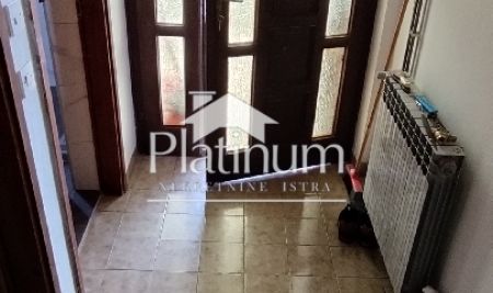 Istra,Pula i okolica stan s dvorištem u kući